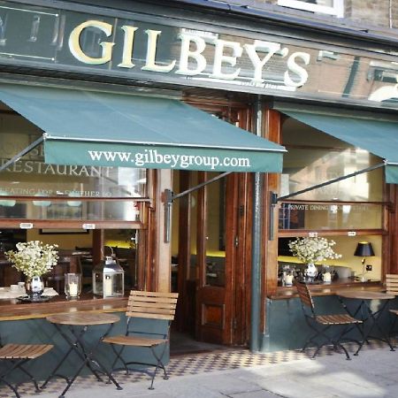 Bed and Breakfast Gilbey'S Bar, Restaurant & Townhouse Windsor Esterno foto