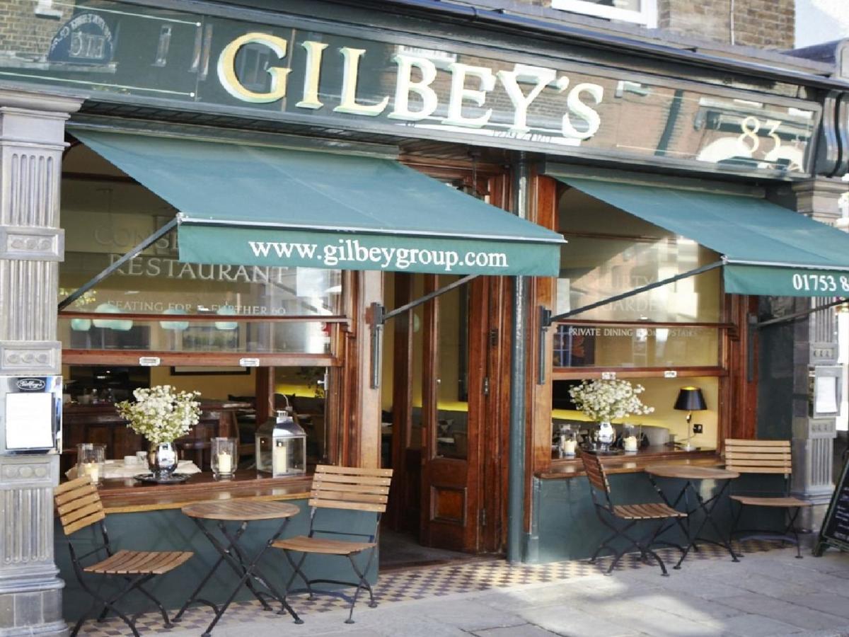 Bed and Breakfast Gilbey'S Bar, Restaurant & Townhouse Windsor Esterno foto